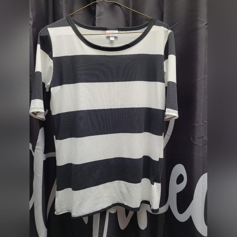 Lularoe medium top
